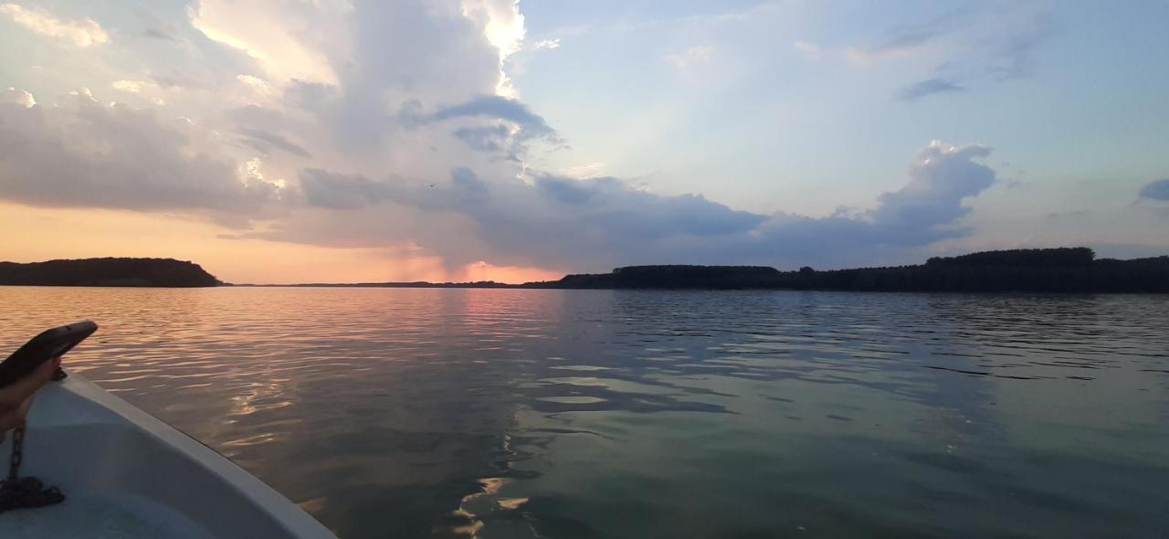 Хотел "Лодката" Tutrakan Exteriör bild